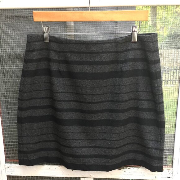 Banana Republic Pencil Mini-Skirt, Size 12, Gray & Black Stripes, Wool Blend - Picture 1 of 8